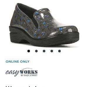 8.5 WW Easy Street Clogs #39